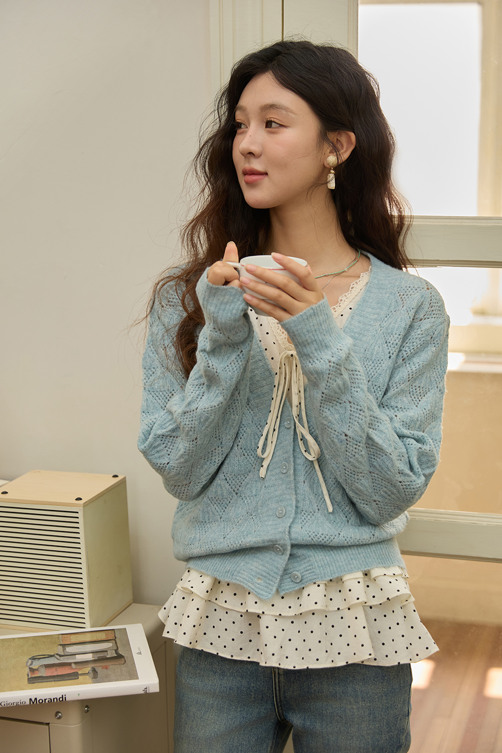 女性のためのニットシャツ