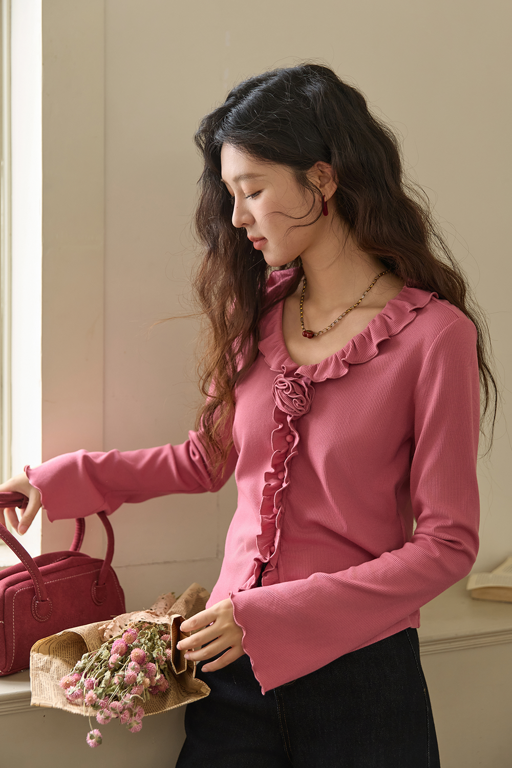 女性のためのニットシャツ