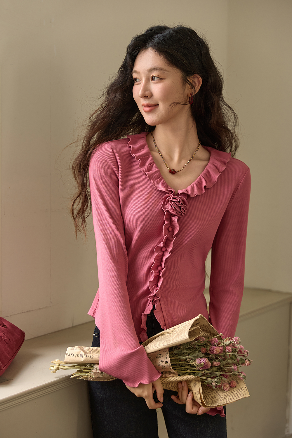 女性のためのニットシャツ