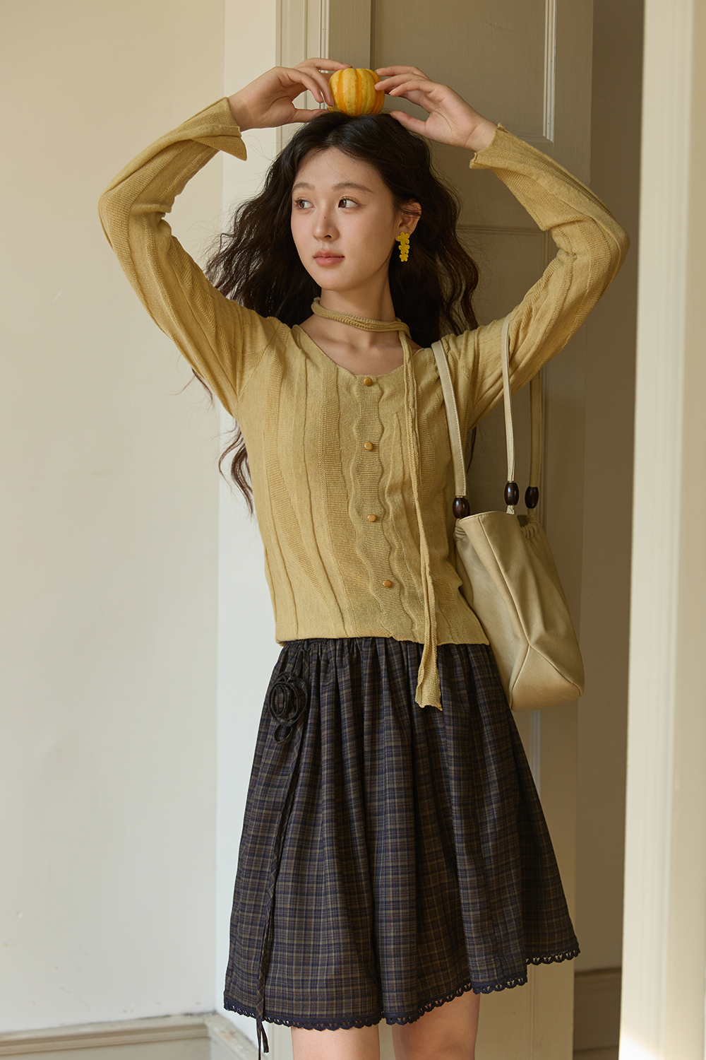 女性のためのニットシャツ