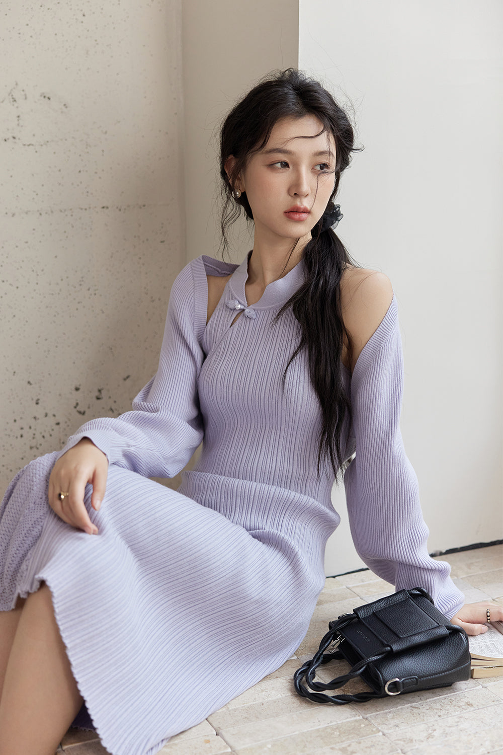 Bộ váy và áo khoác dây mảnh