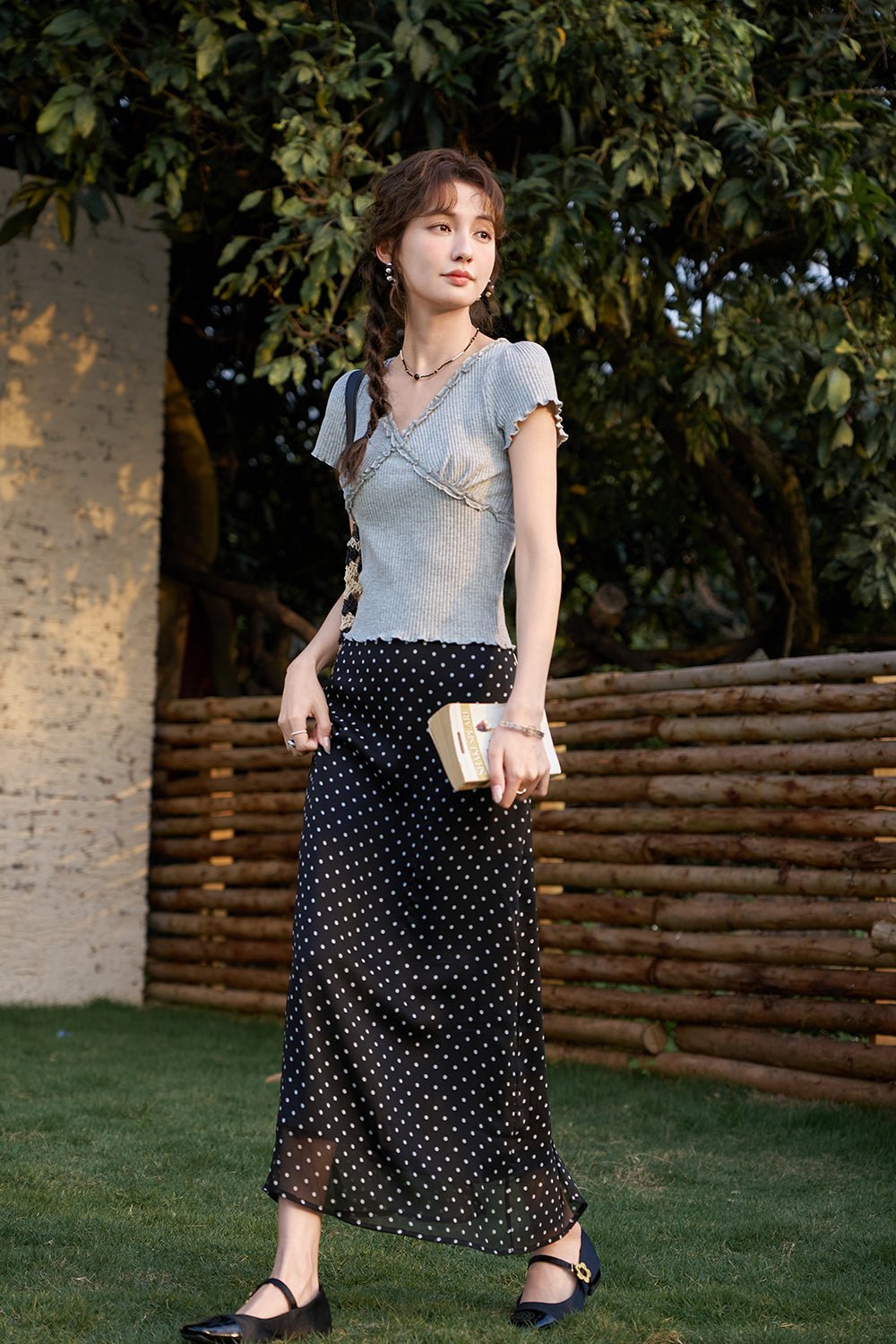 V-neck T-shirt for Women - Mishow