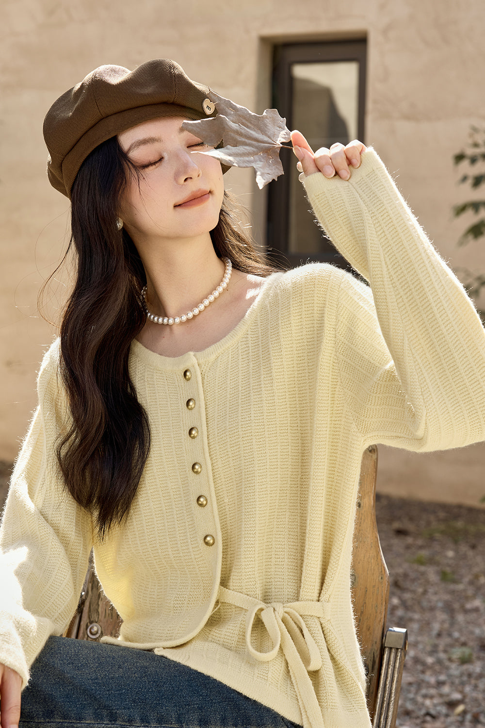 女性のためのニットシャツ