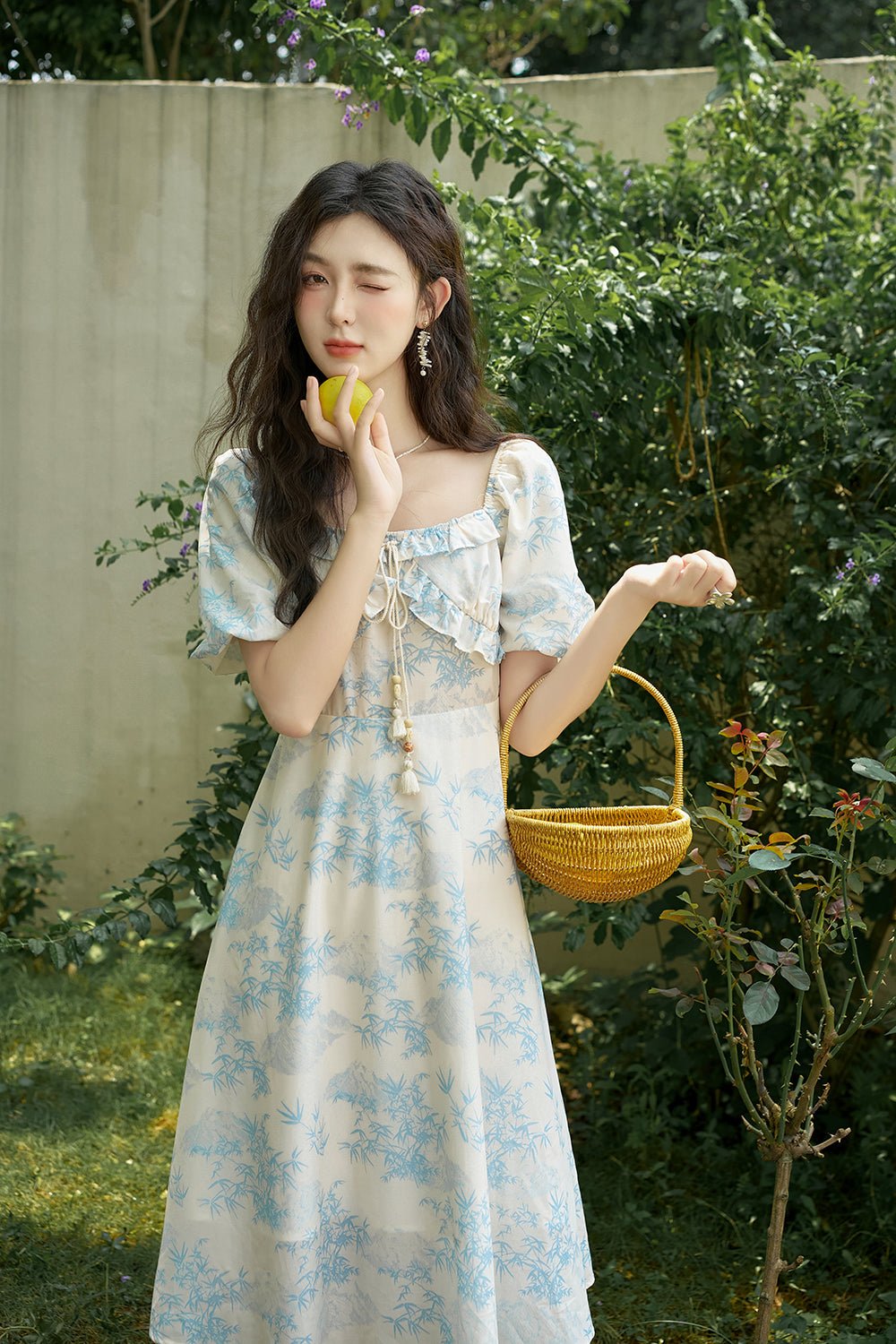 Gaun Midi Bunga Biru Wanita