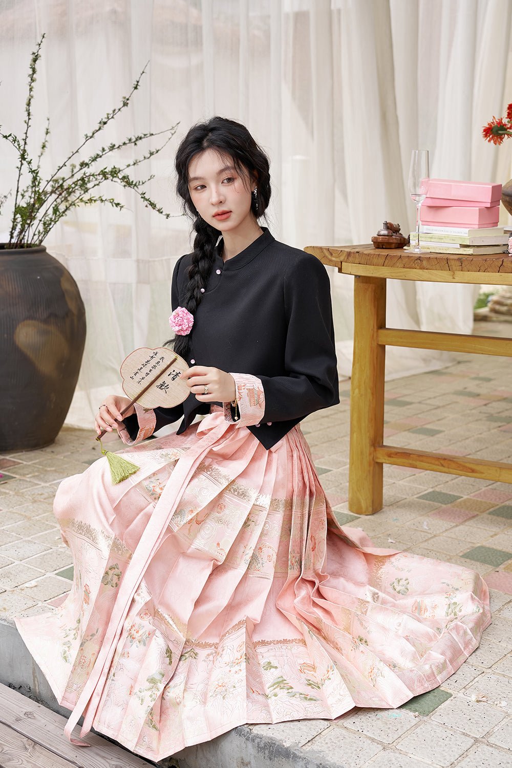 Bộ áo khoác và váy được bán riêng