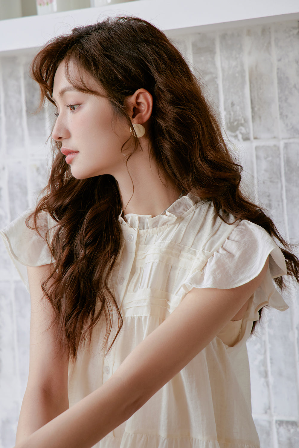 女性のためのAラインのミディドレス