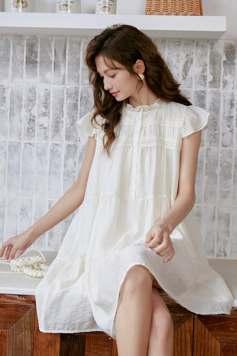 女性のためのAラインのミディドレス