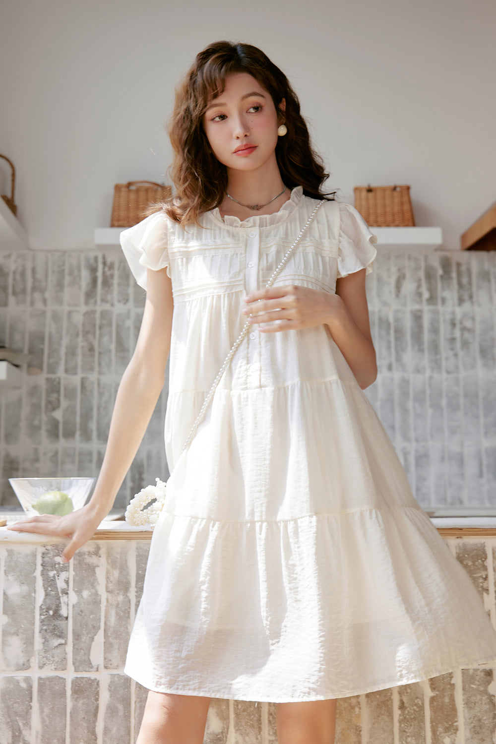 女性のためのAラインのミディドレス