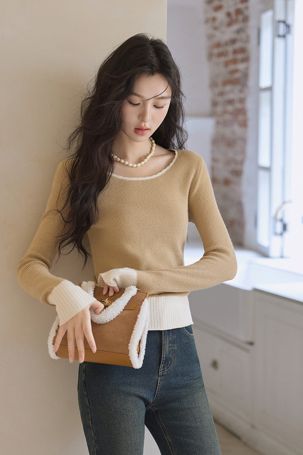女性のためのニットボトミングシャツ