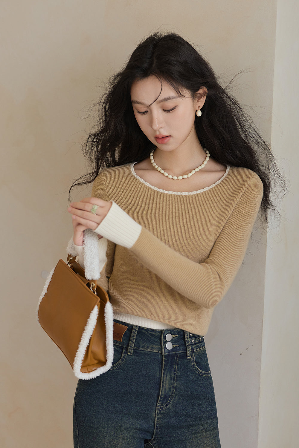 女性のためのニットボトミングシャツ