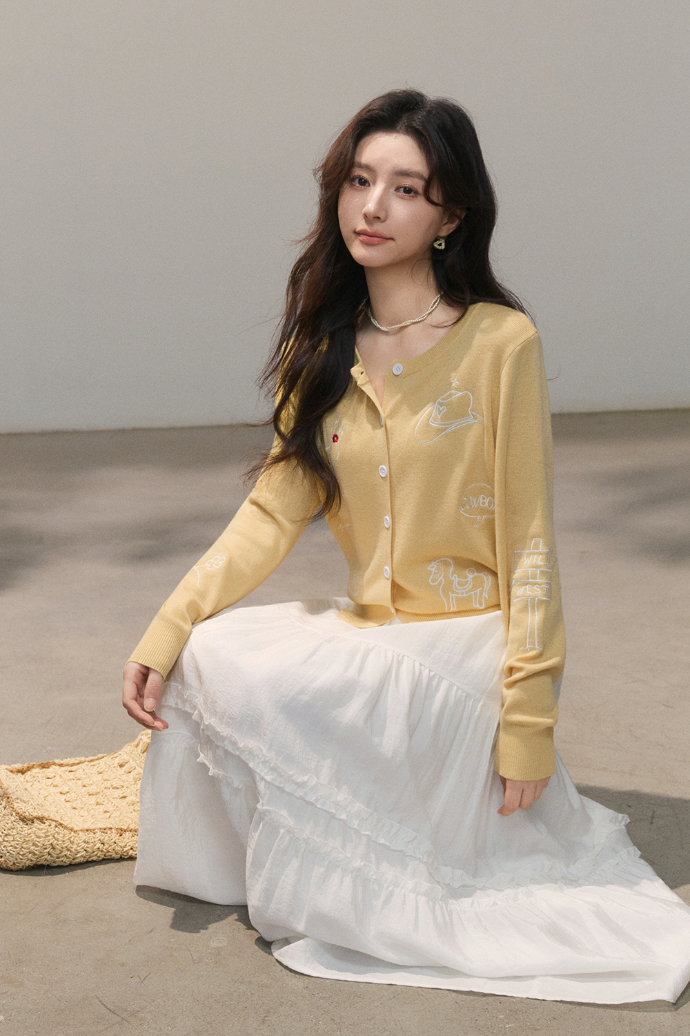 女性のためのニットシャツ