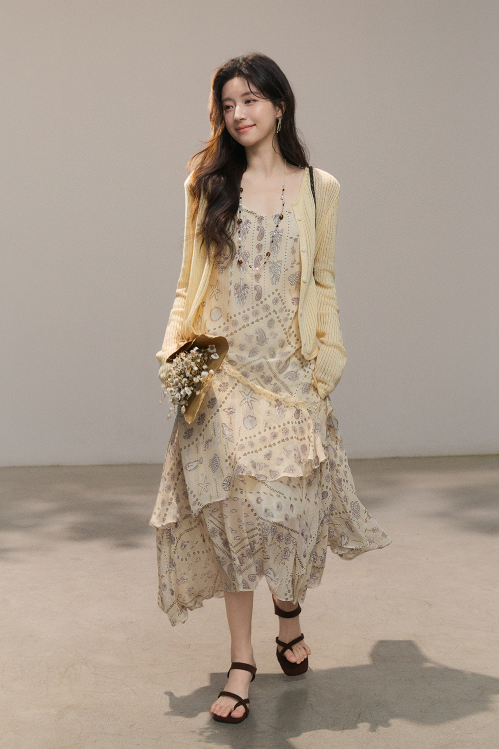 ชุดเดรสสายเดี่ยวสำหรับผู้หญิง