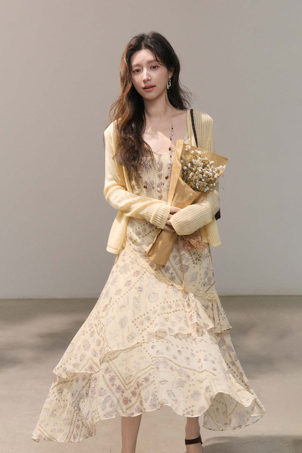 ชุดเดรสสายเดี่ยวสำหรับผู้หญิง