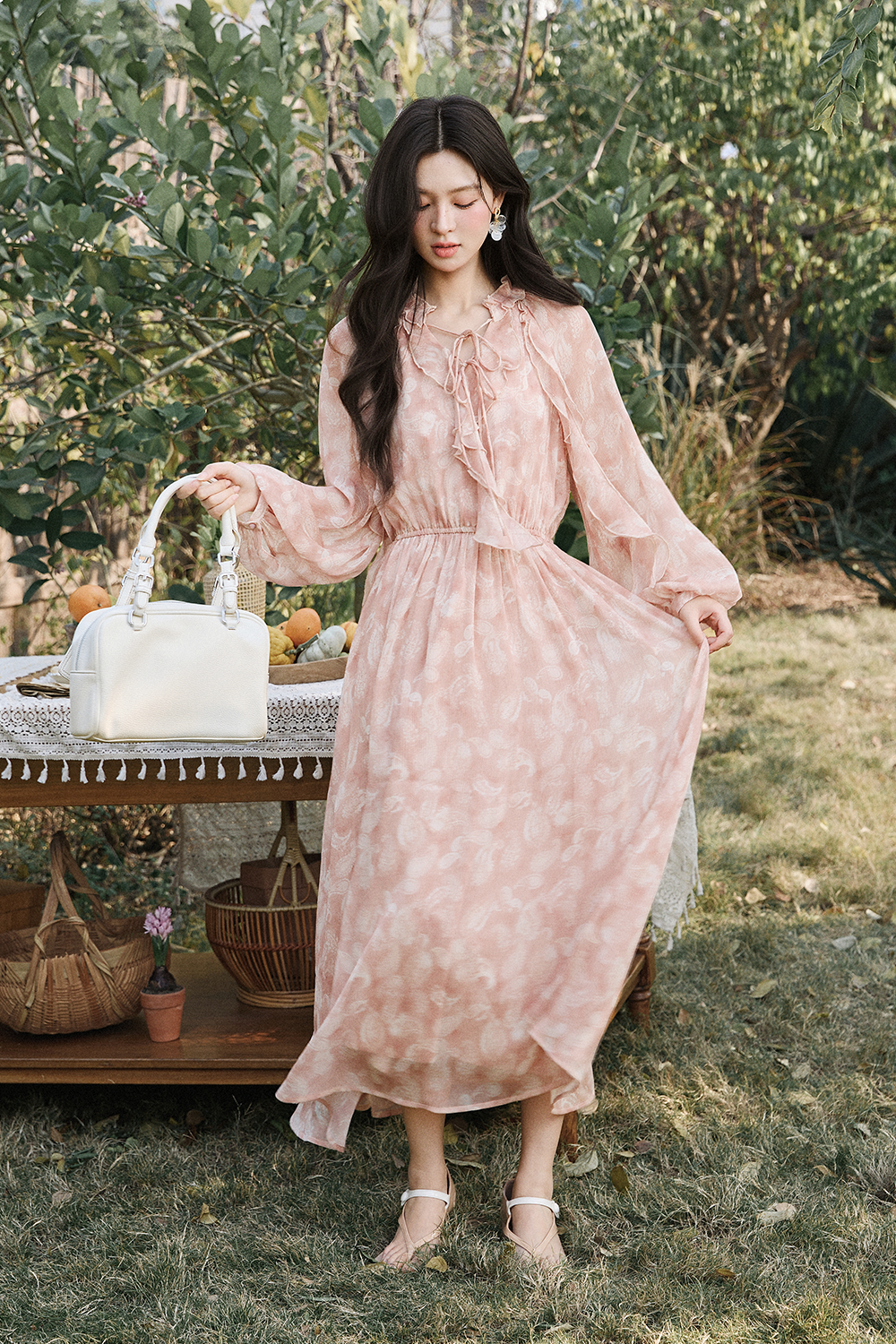 ชุดเดรสยาวสำหรับผู้หญิง