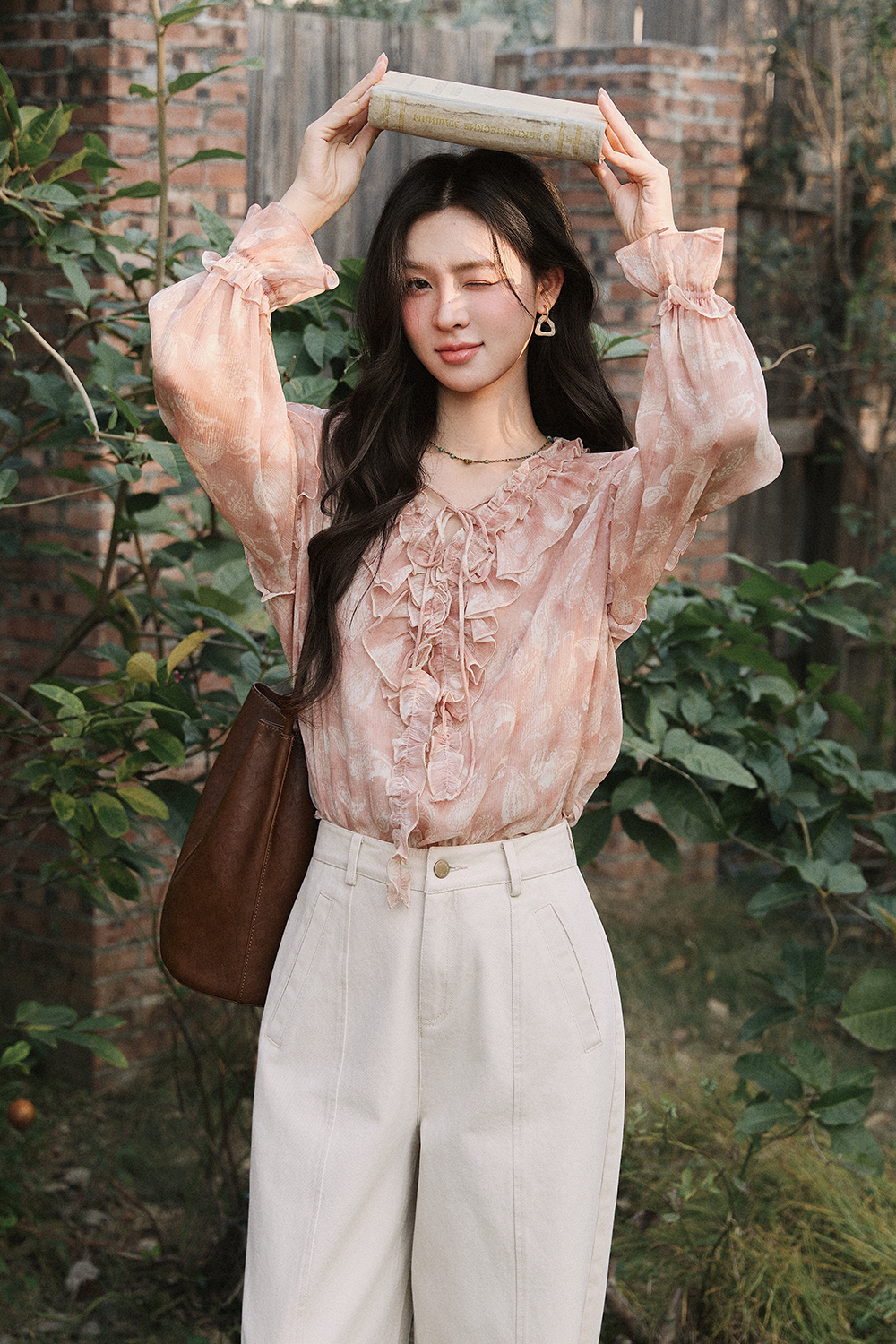เสื้อเบลาส์สำหรับผู้หญิง