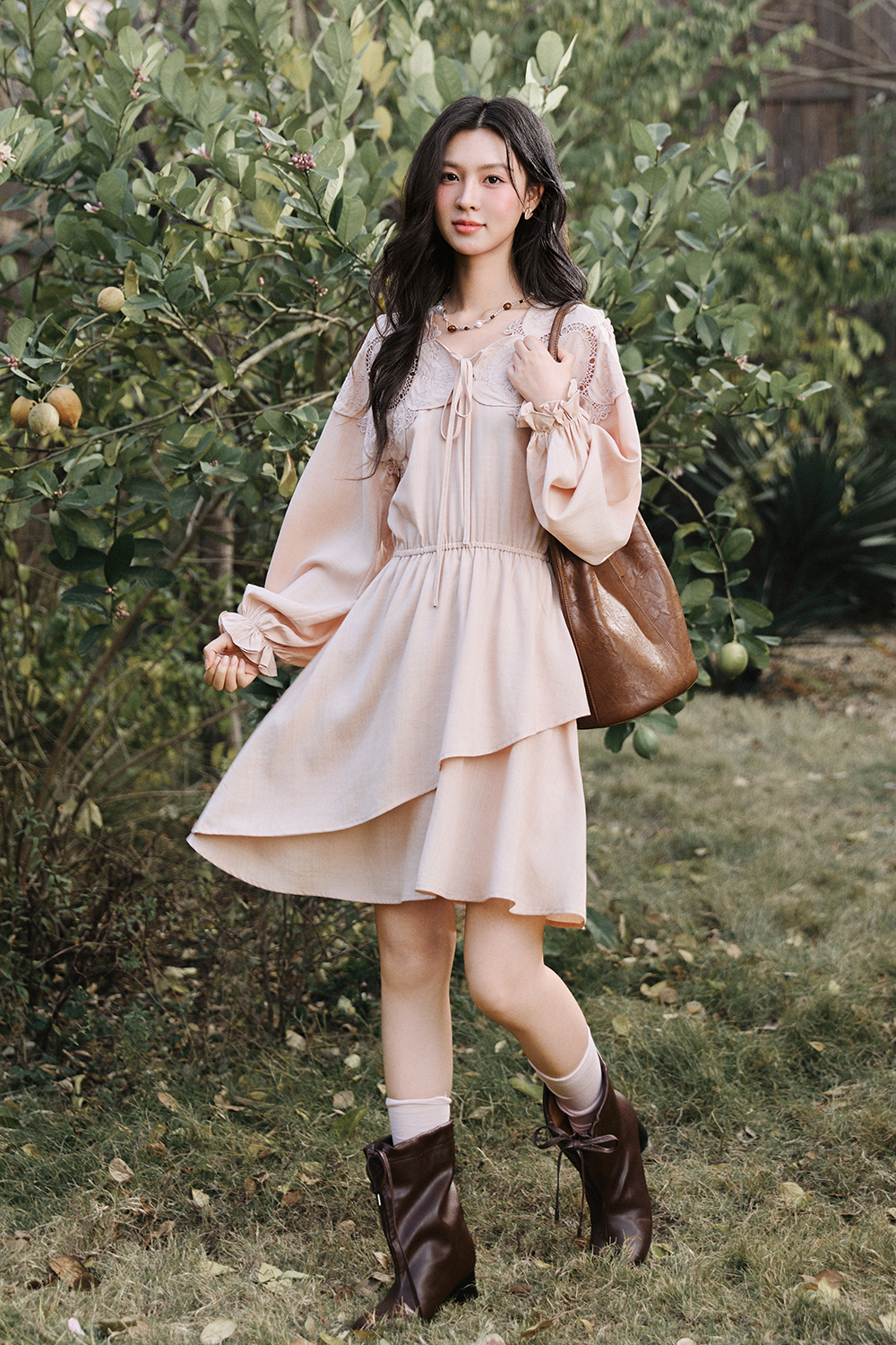 ชุดเดรสยาวปานกลางทรงเอสำหรับผู้หญิง