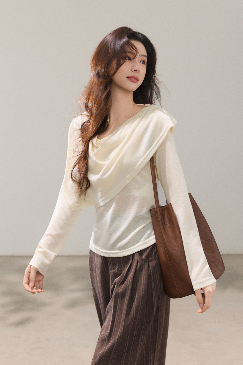 เสื้อยืดถักสำหรับผู้หญิง