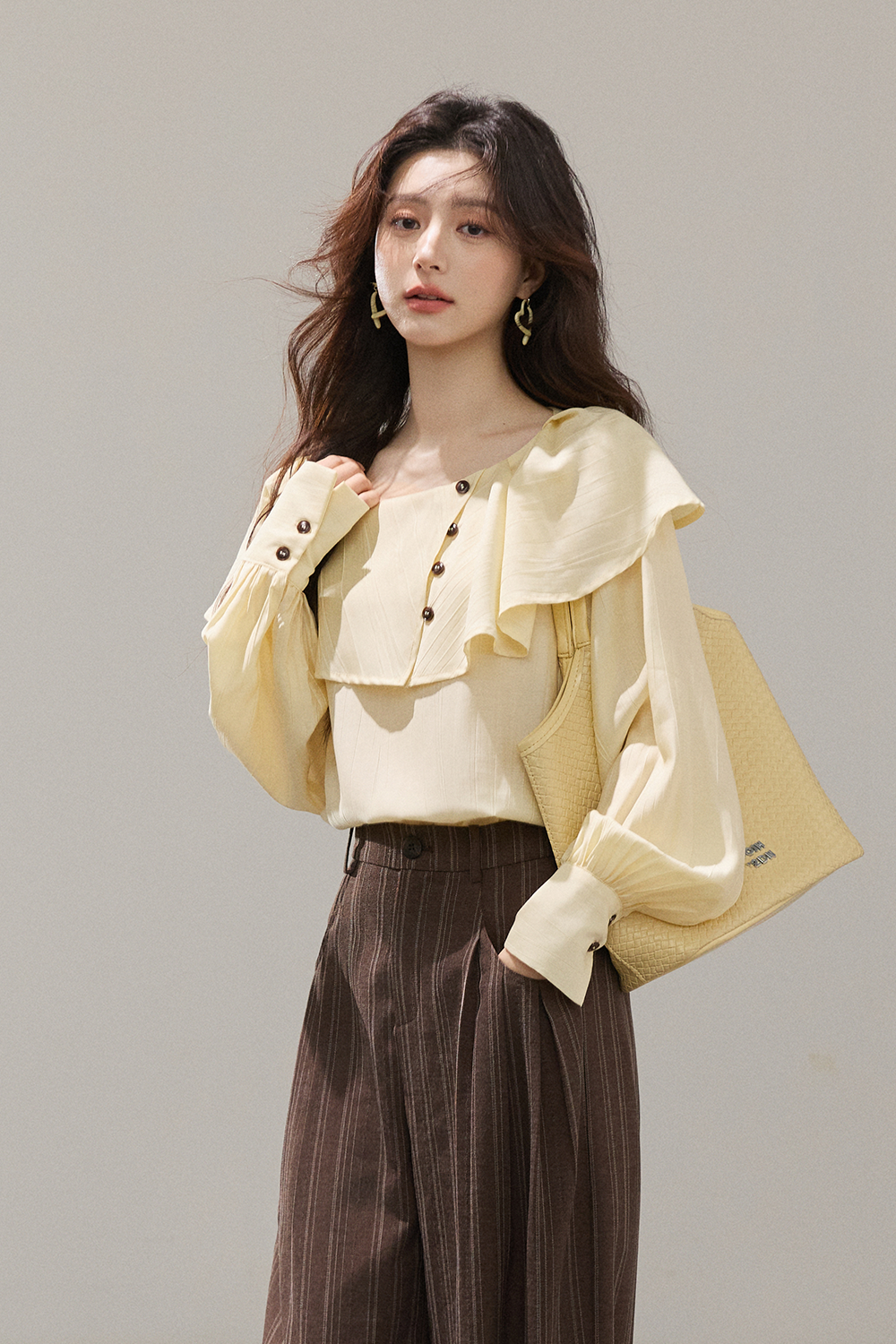 เสื้อเบลาส์สำหรับผู้หญิง