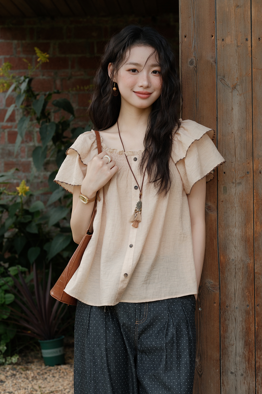 女性のためのブラウス