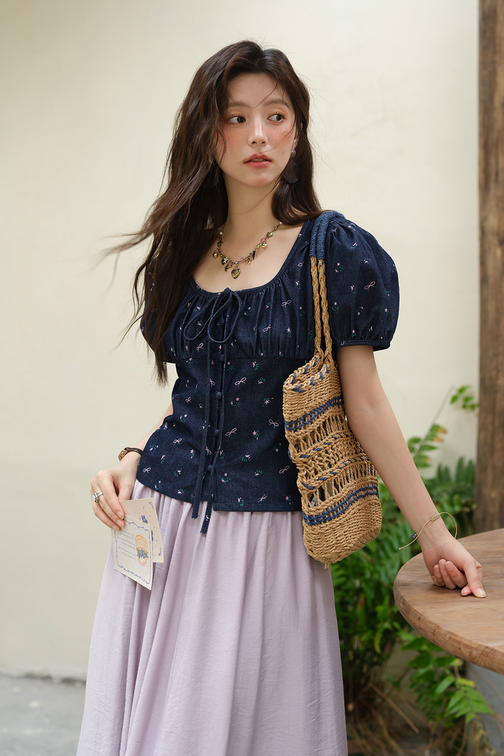 女性のためのブラウス