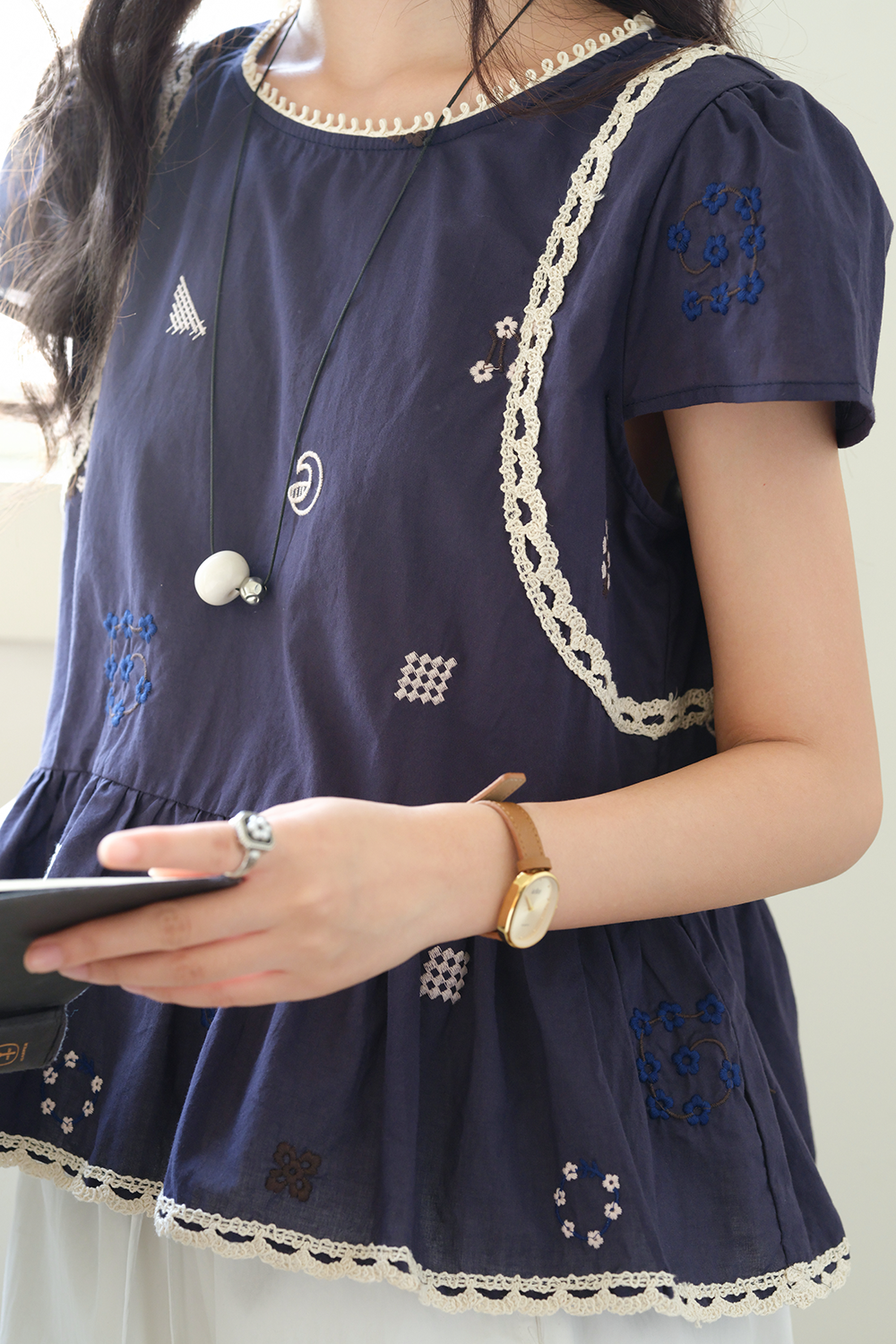 女性のためのブラウス