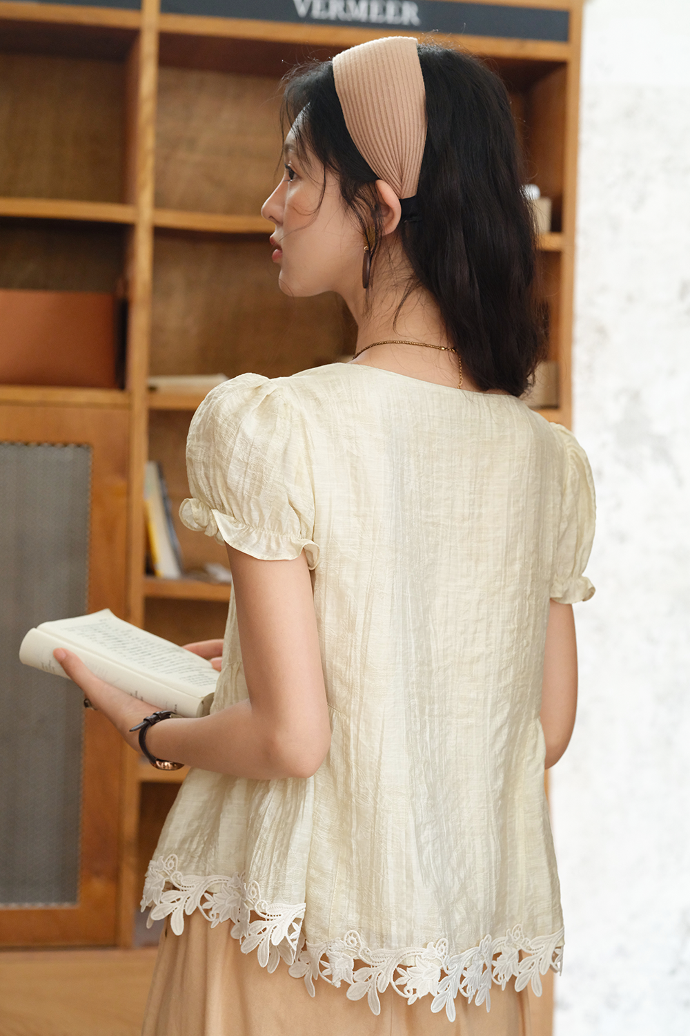 女性のためのブラウス