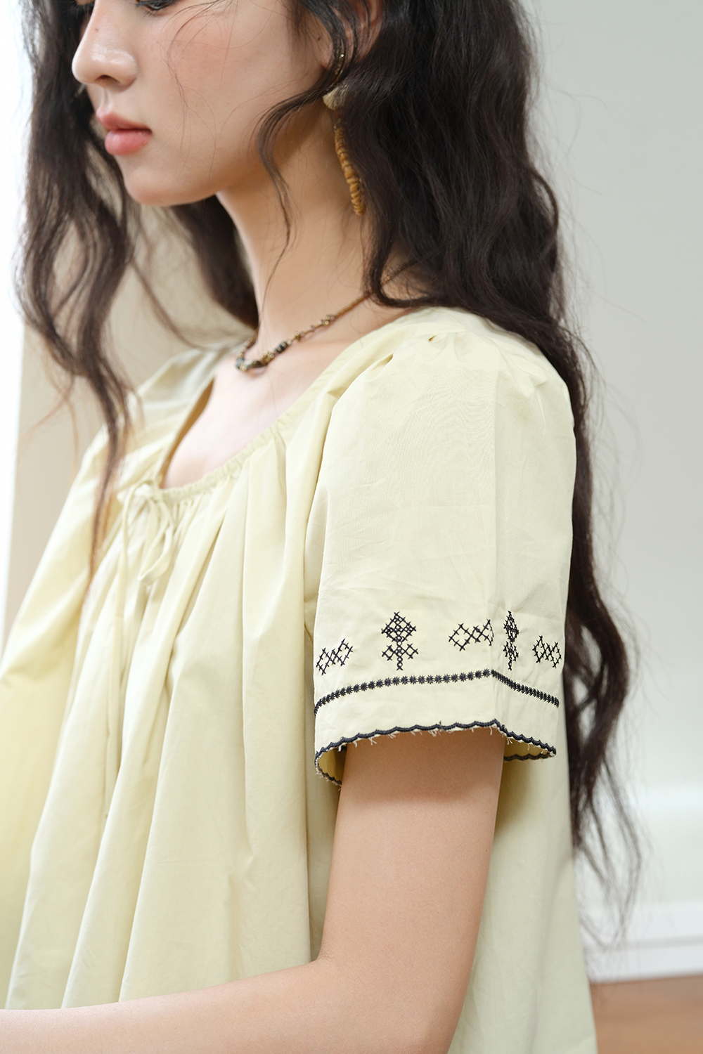 女性のためのブラウス