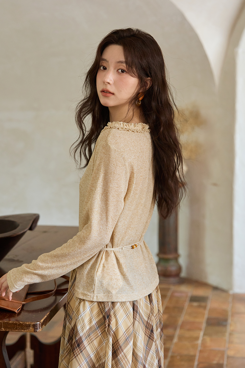女性のためのニットシャツ