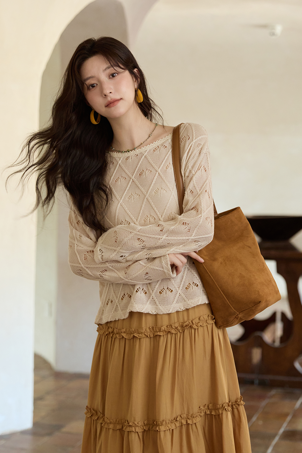 女性のためのニットシャツ