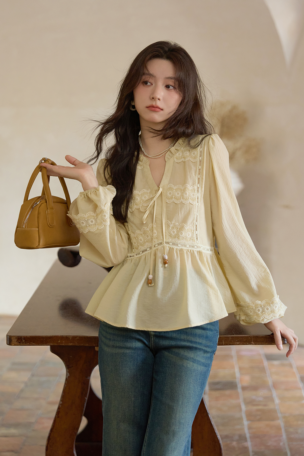 女性のためのブラウス