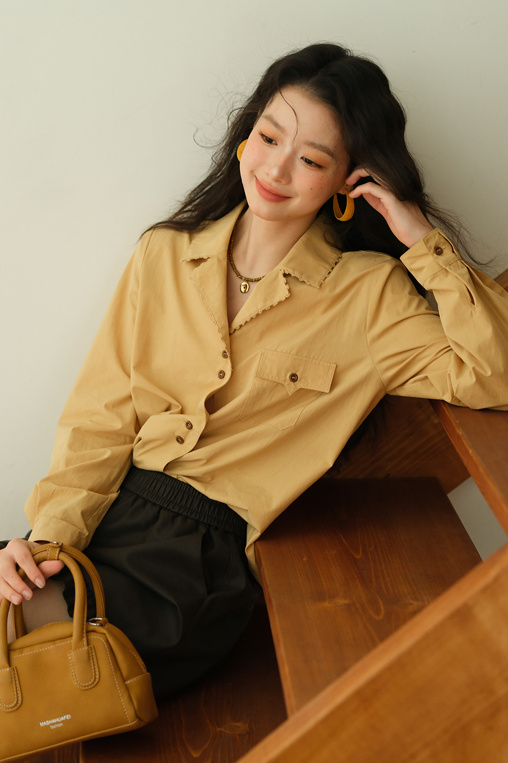 女性用シャツ