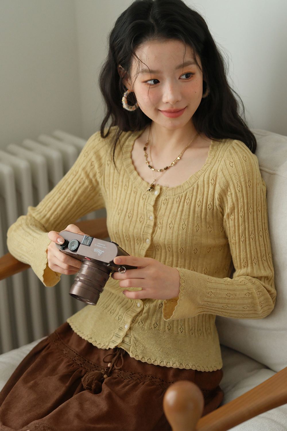女性のためのニットシャツ