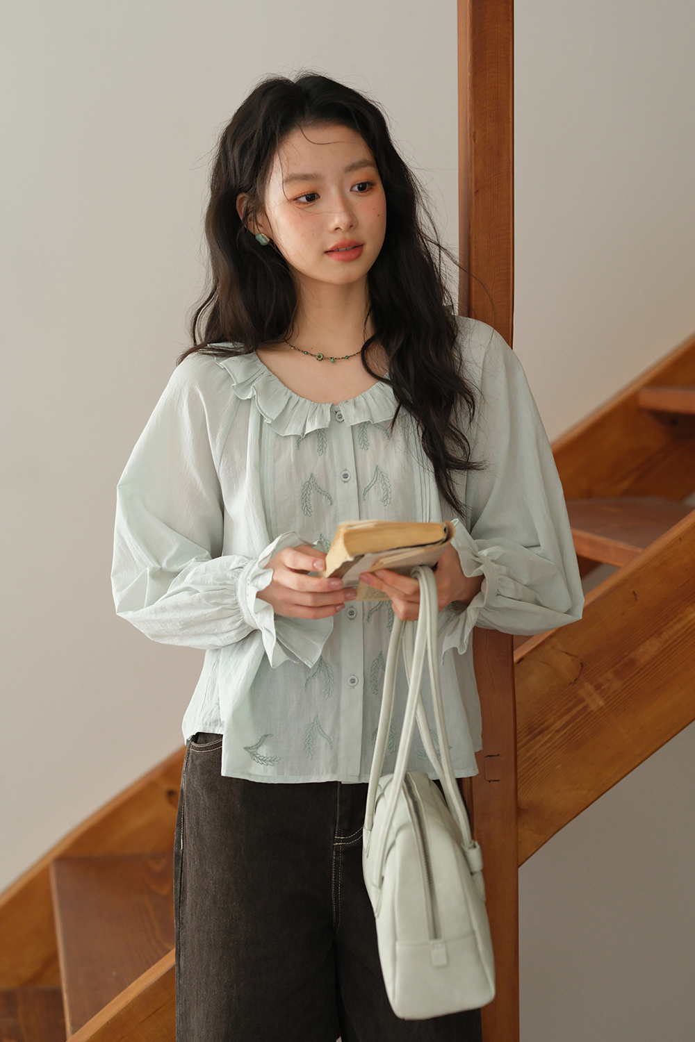 女性のためのブラウス