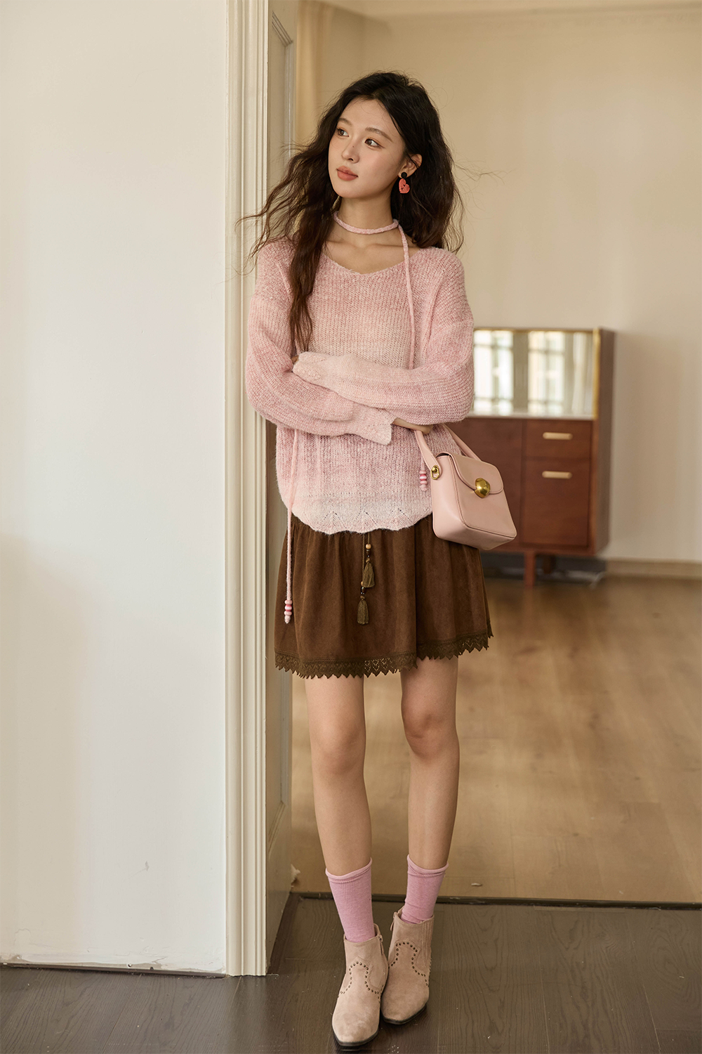 女性のためのニットシャツ