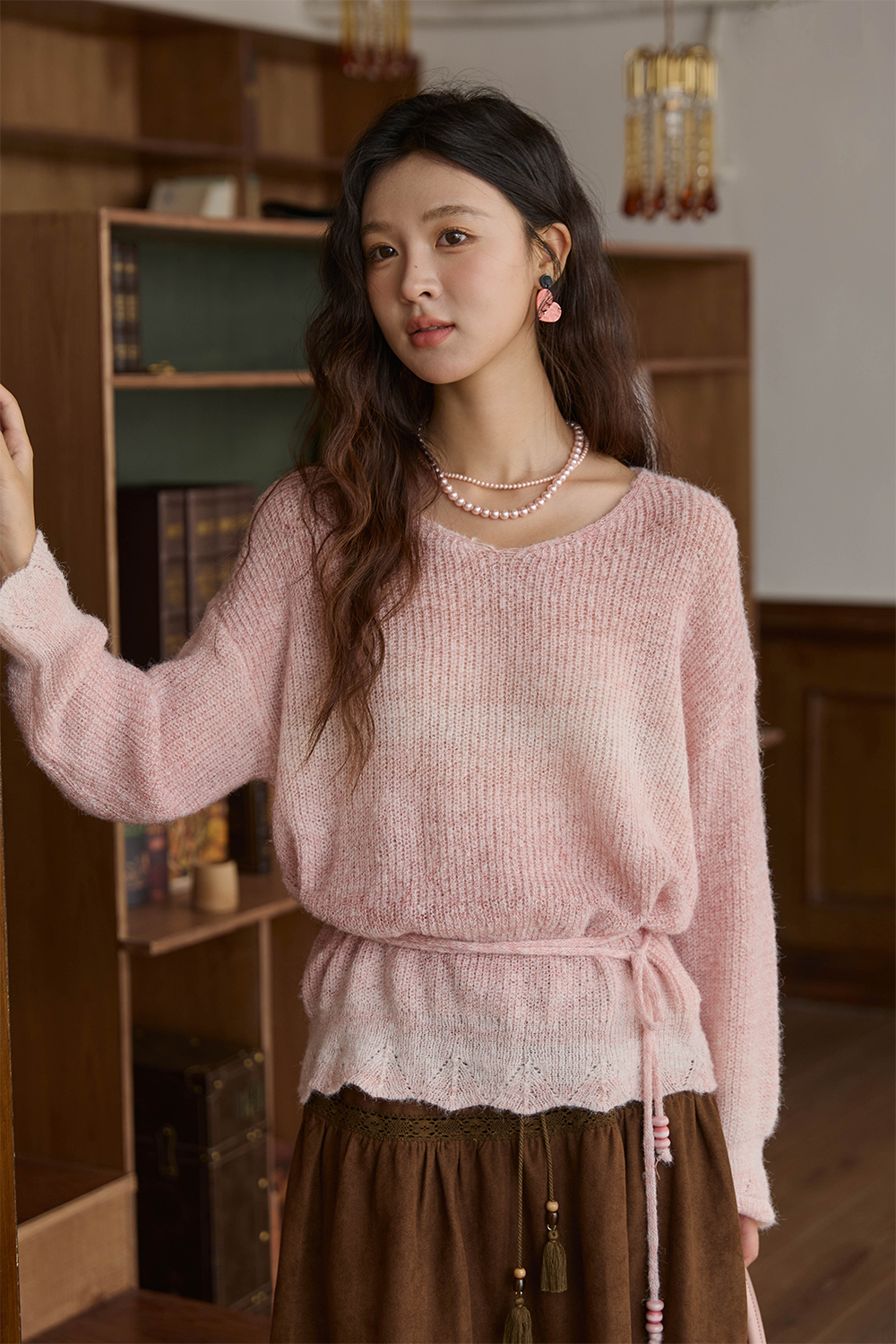 女性のためのニットシャツ
