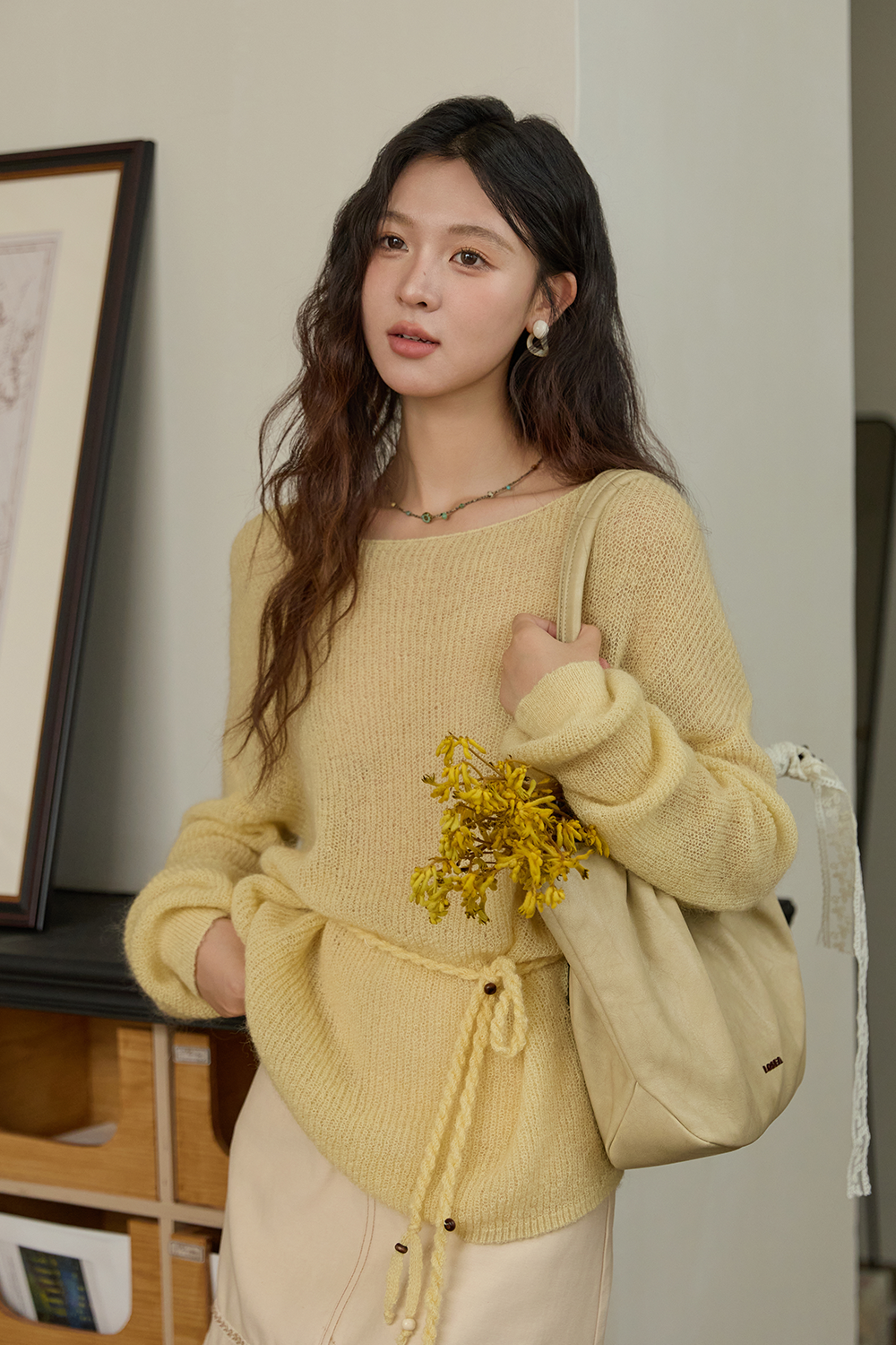 女性のためのニットシャツ
