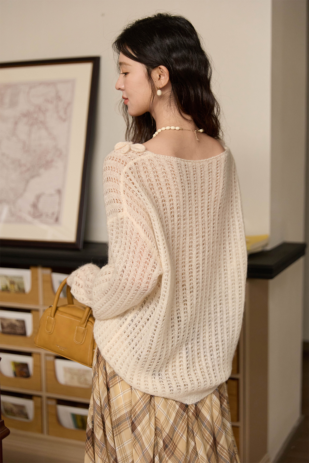 女性のためのニットシャツ