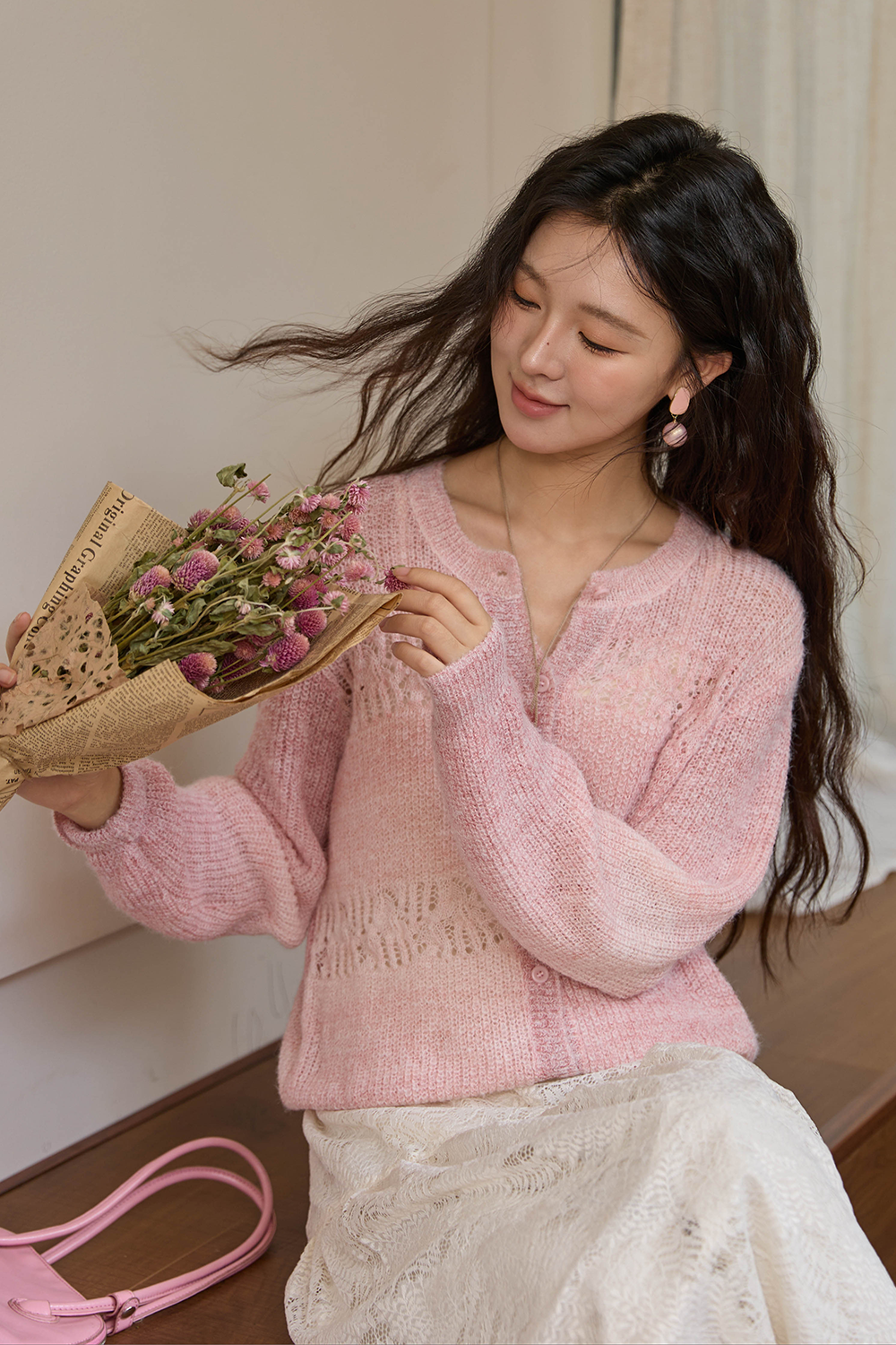女性のためのニットシャツ