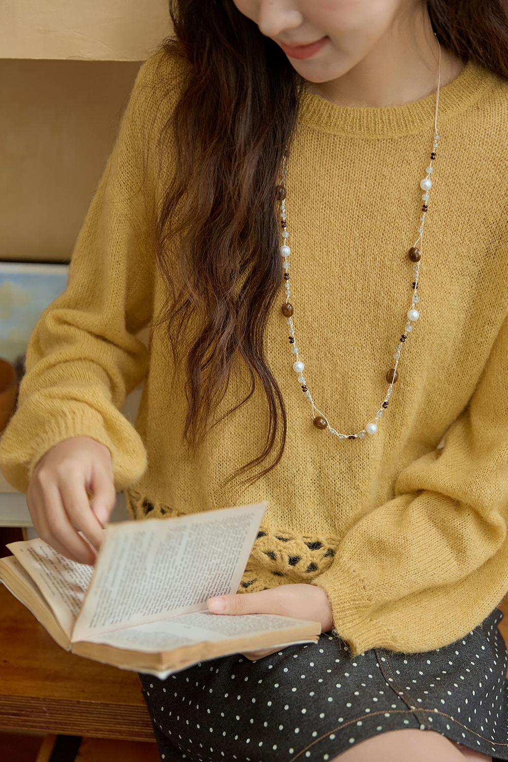 女性のためのニットシャツ