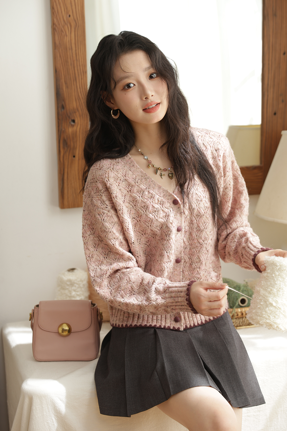 女性のためのニットシャツ