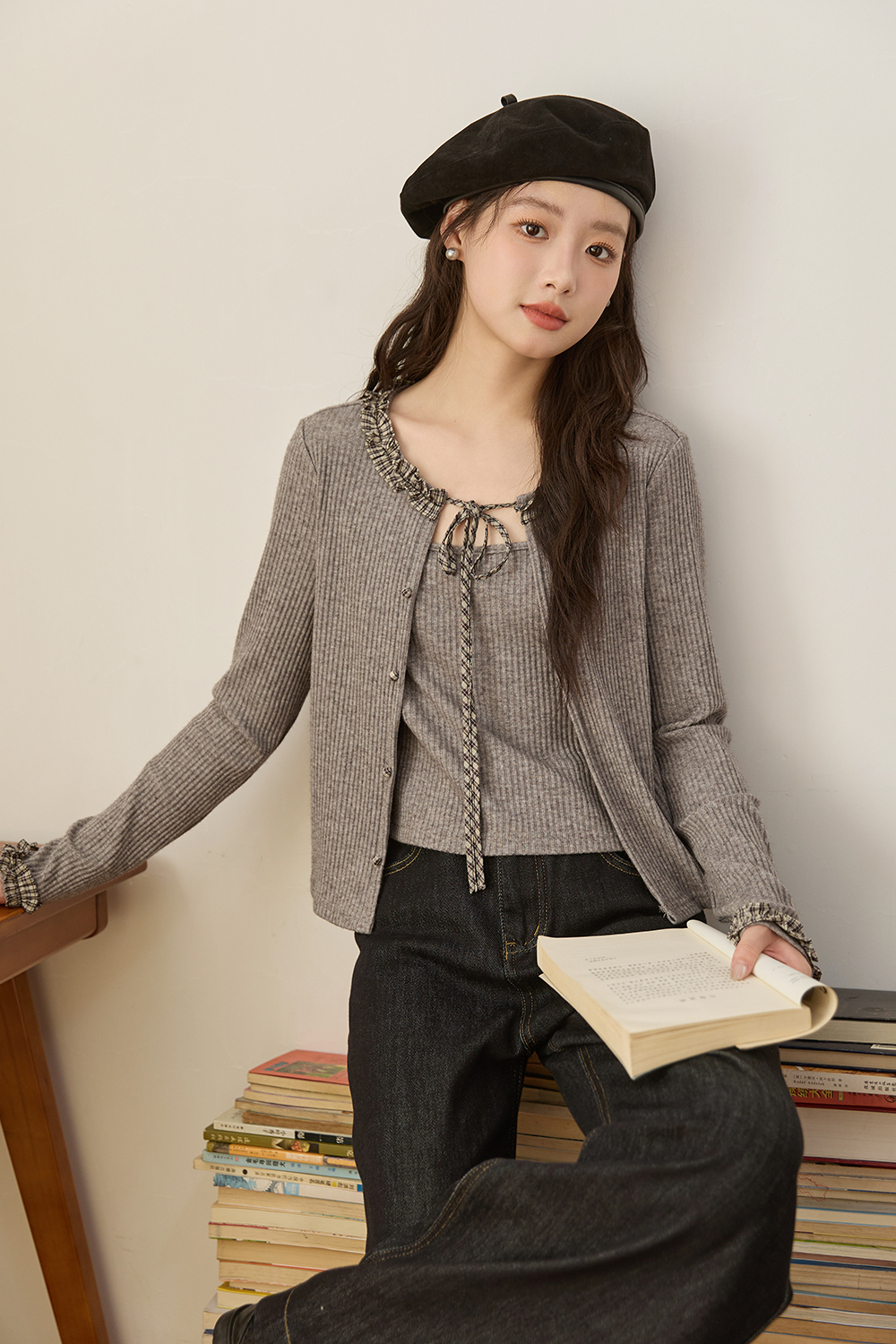 女性のためのニットシャツ