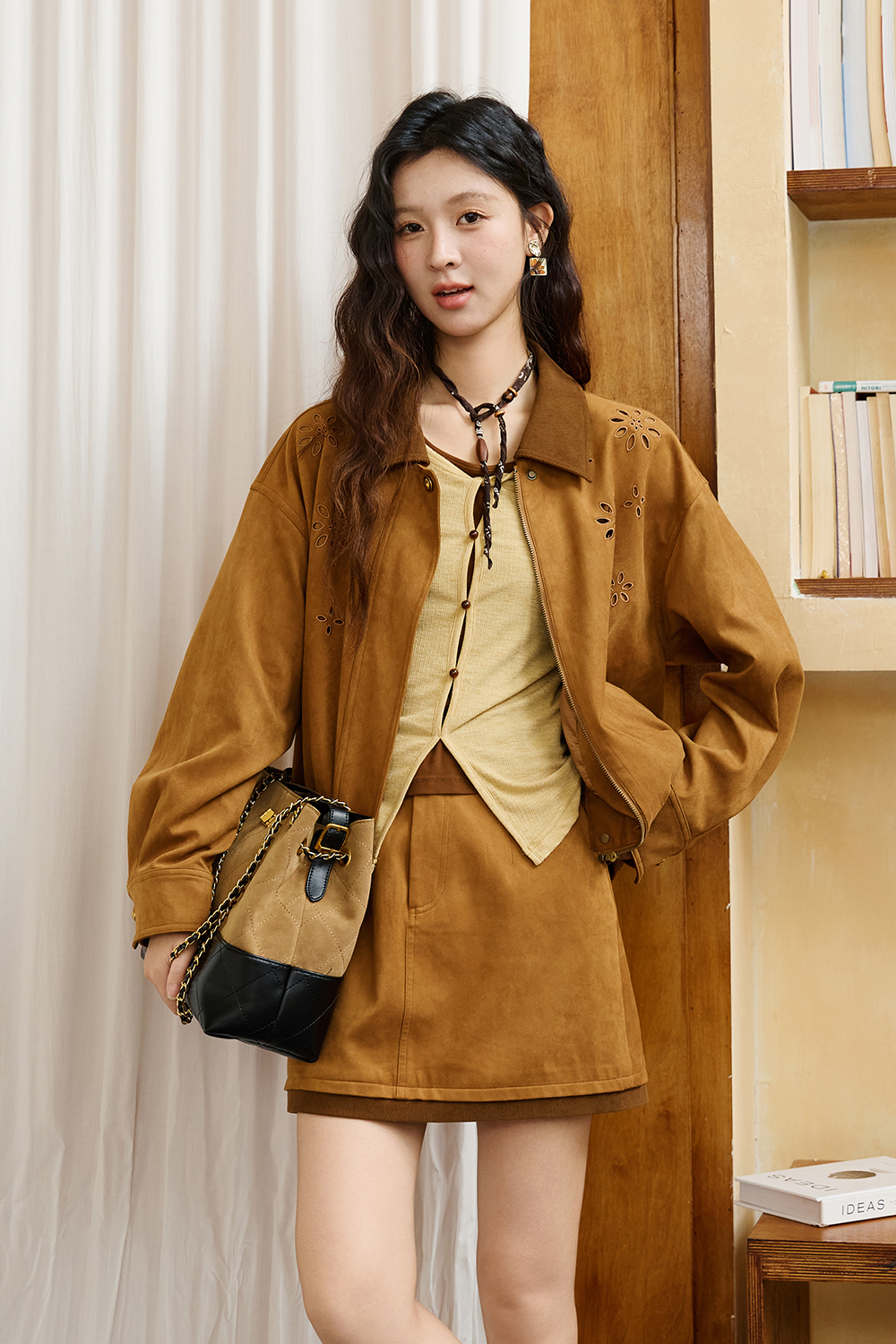 ชุดเซ็ทเสื้อโค้ตและกระโปรง