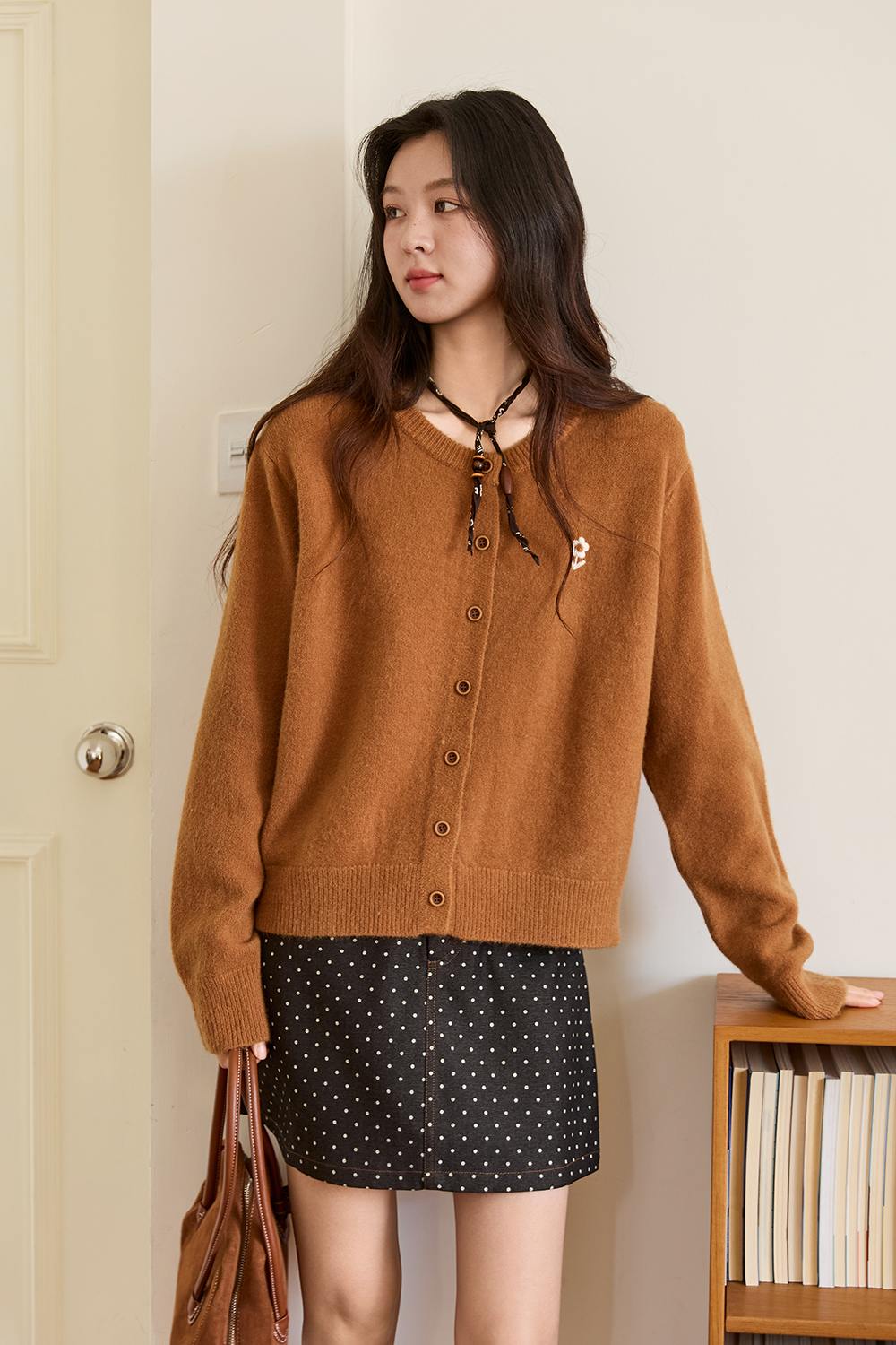 女性のためのニットシャツ