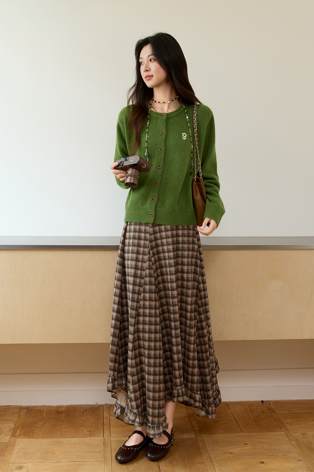 女性のためのニットシャツ