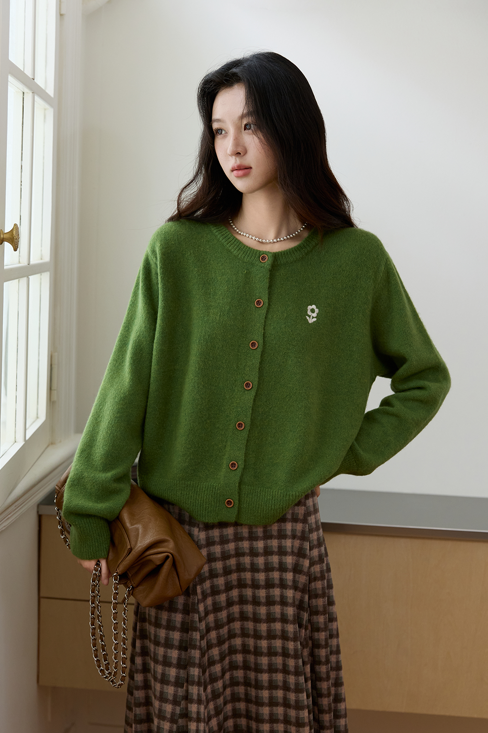 女性のためのニットシャツ