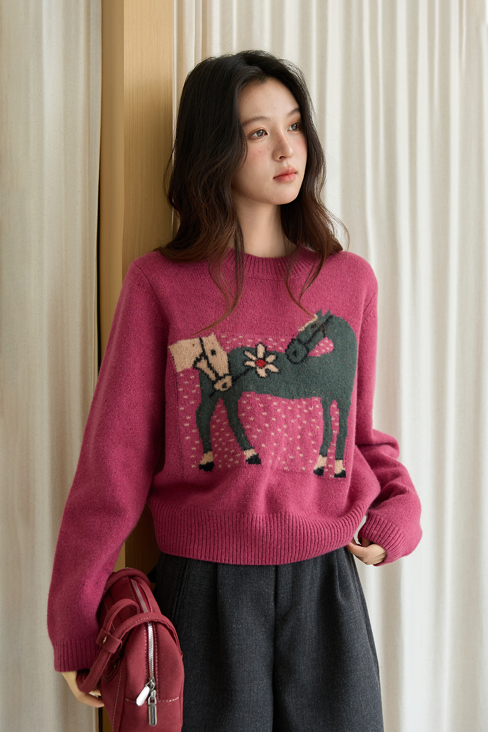 女性のためのニットシャツ