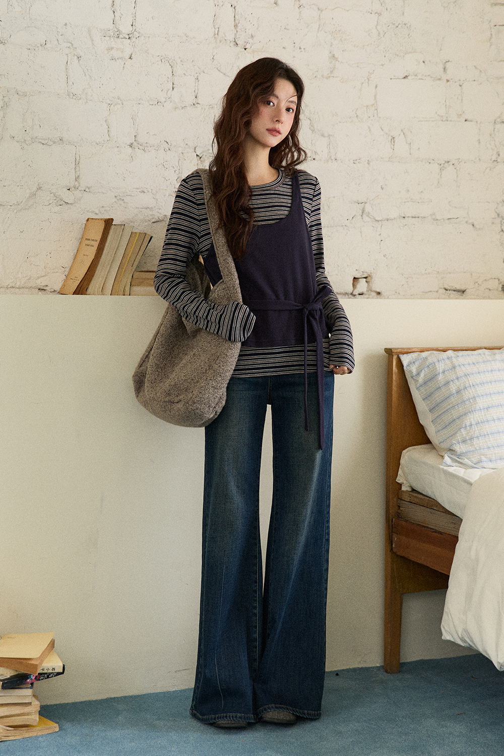 ชุดสายเอี๊ยมและเสื้อยืด