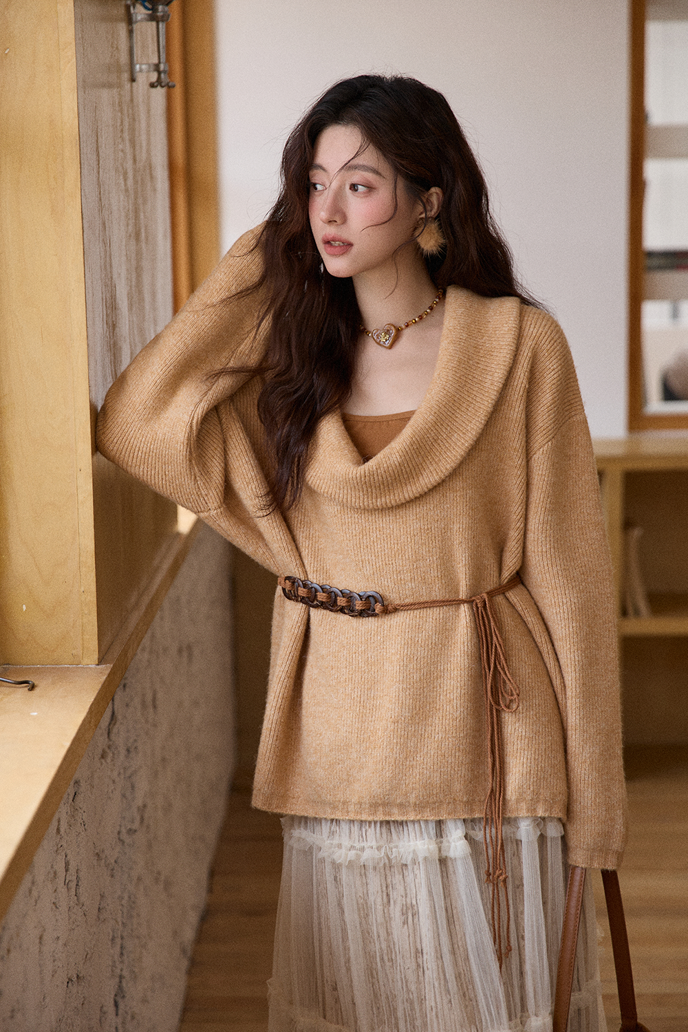 女士針織衫+吊帶背心+腰帶