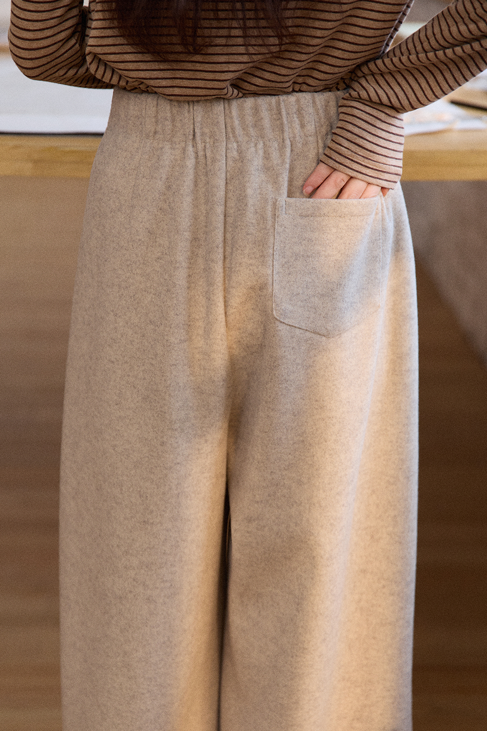 Celana Kaki Lebar untuk Wanita