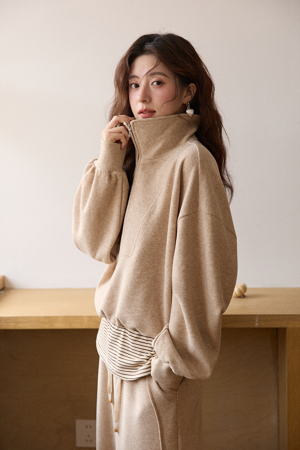 スウェットシャツとパンツスーツセット